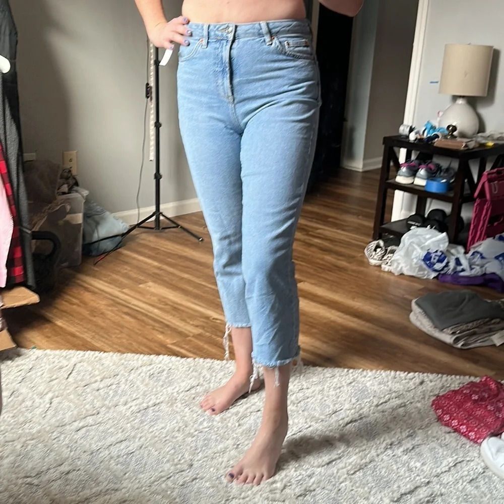 Topshop Straight Jeans Light Wash‎ Frayed Hem